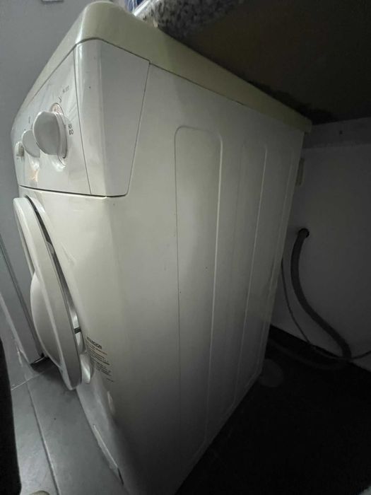 Vendo máquina de lavar Zanussi FA522