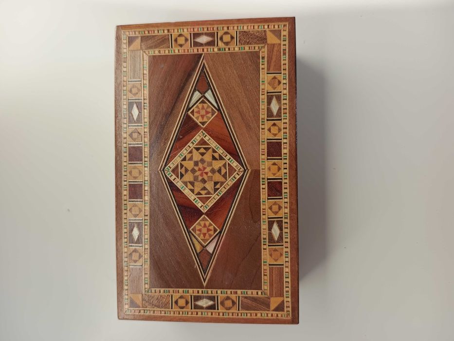 Szkatułka na biżuterię drewniana wykonana ręcznie