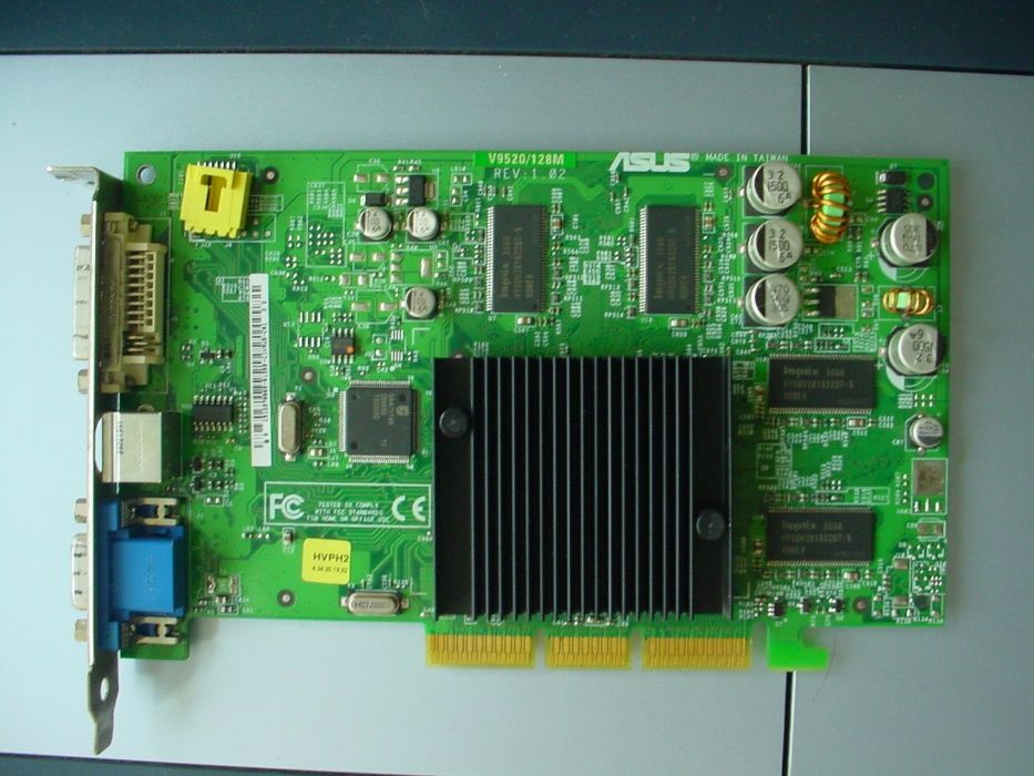 Placa gráfica Nvidia GeForce FX 5200