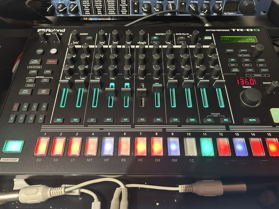 Roland tr8 -s com desksaver