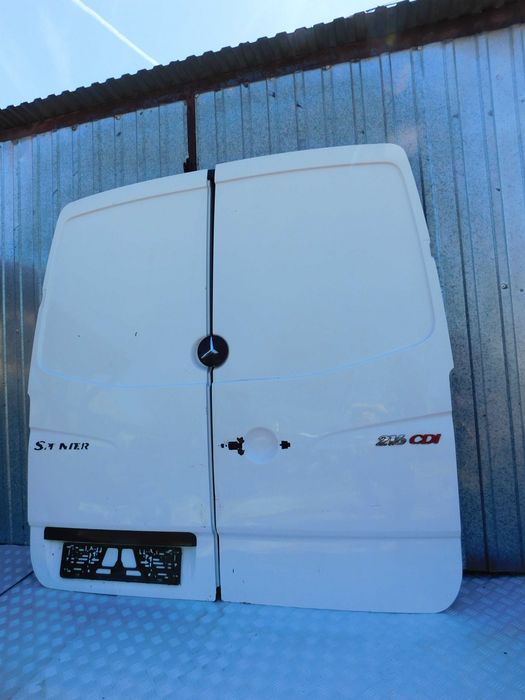 Mercedes Sprinter 906 drzwi tył komplet dwie sztuki białe niskie OEM