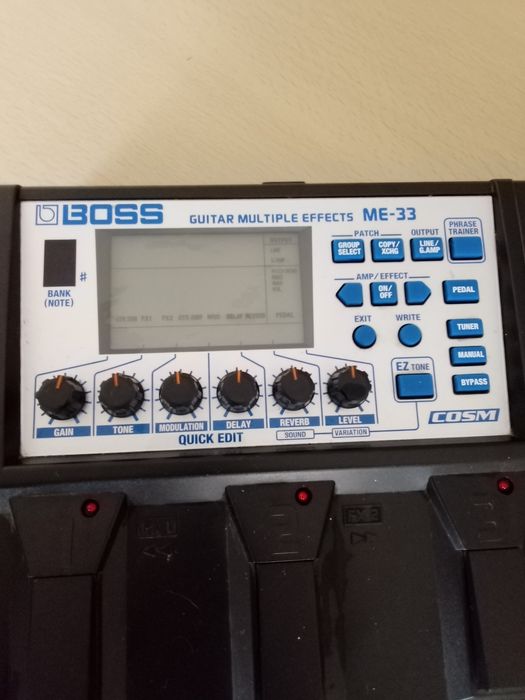 Vendo Pedaleira clássica BOSS mE- 33