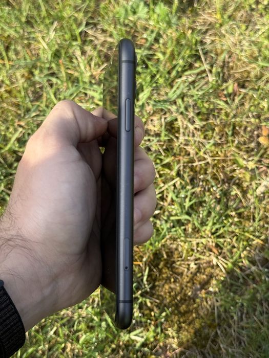 iPhone 11 Black 64 GB STAN IDEAL
