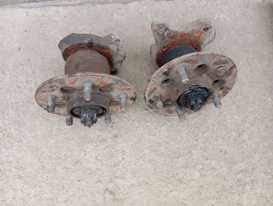 Продам ступиці ,ваз,цапфи,запчастини,москвич,уаз