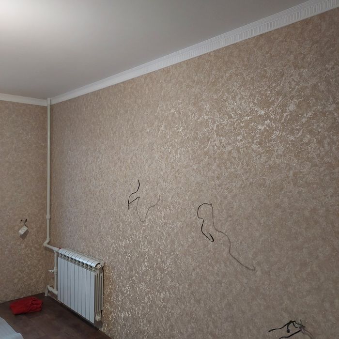 Поклейка шпалер,  фарбування стін та стель.