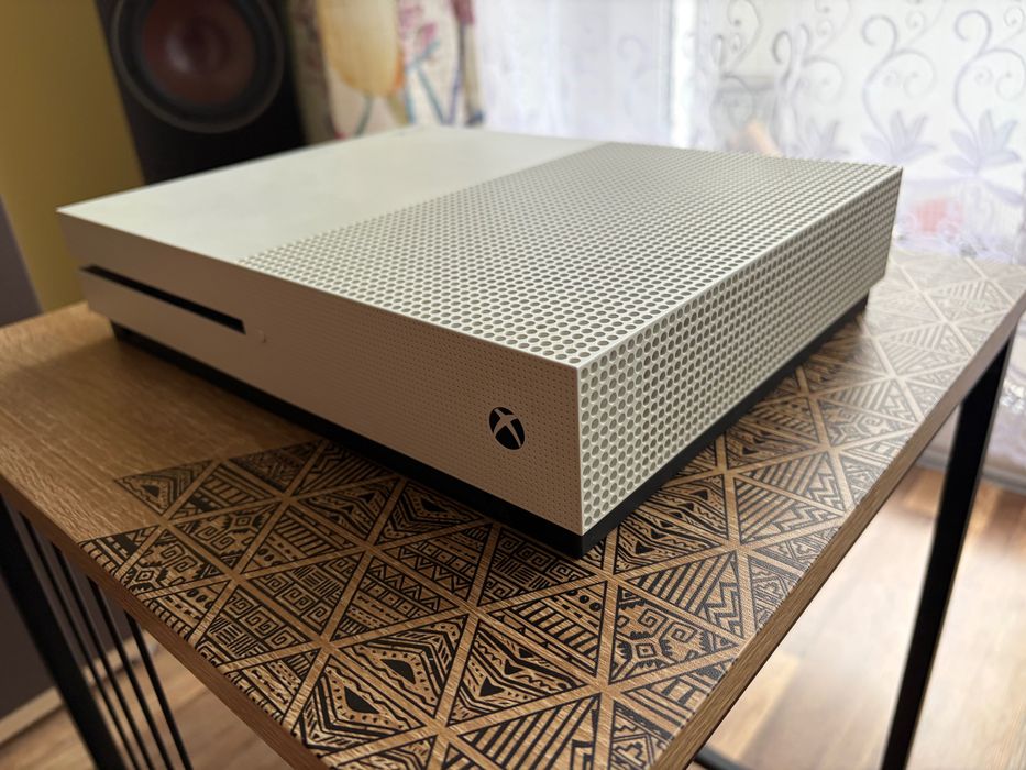 Konsola Xbox One S 365 Gb 100% sprawna