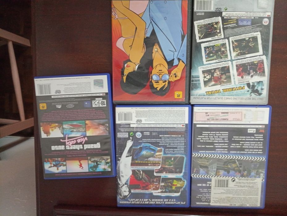 2 Jogos Playstacion 2 PS2	Jogos PS2 - Usados - Como novos*
