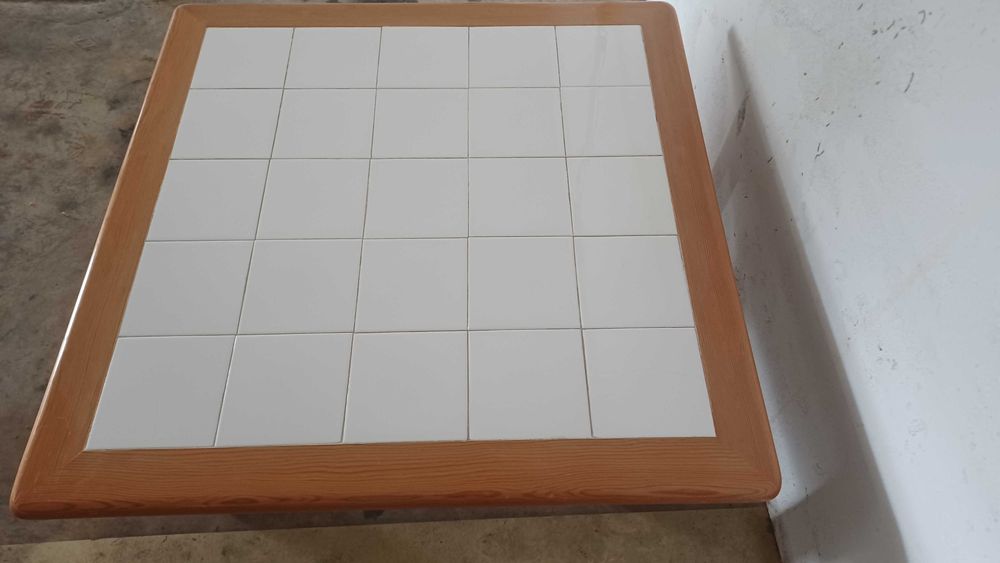 mesa de sala quadrada - madeira maciça