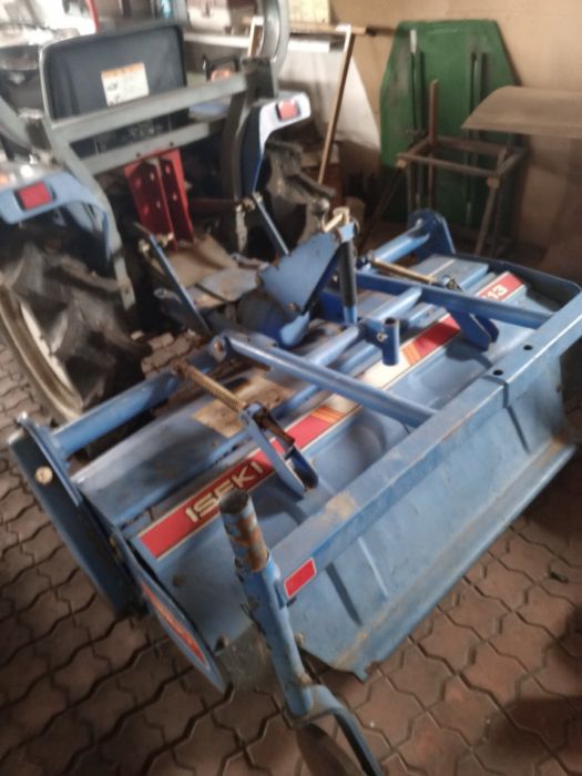 Японський мінітрактор. Мінітрактор Iseki Tm 17 з прицепом