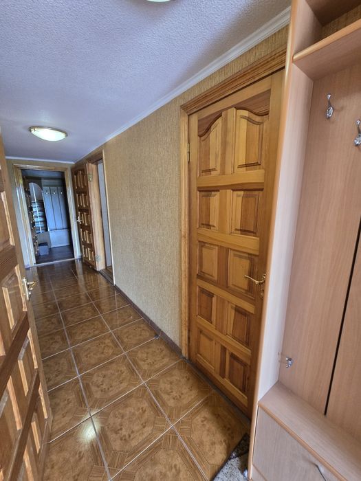 Продаж будинку з прямим виходом до ставка