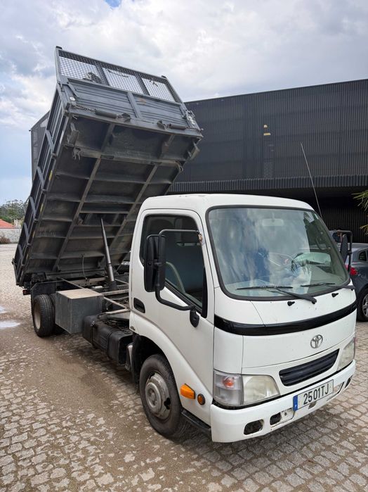 Toyota dyna tribasculante