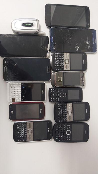 Varios telemóveis