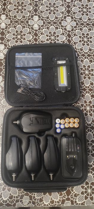 Sygnalizatory 4+1 repliki Fox RX + lampka