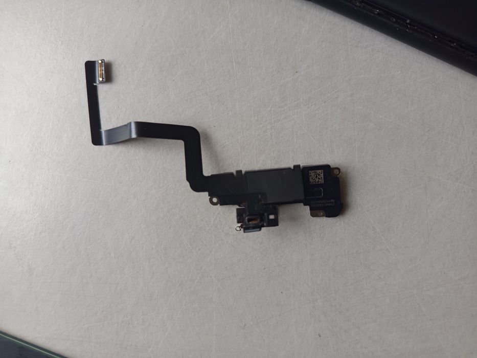 iPhone 11 na części