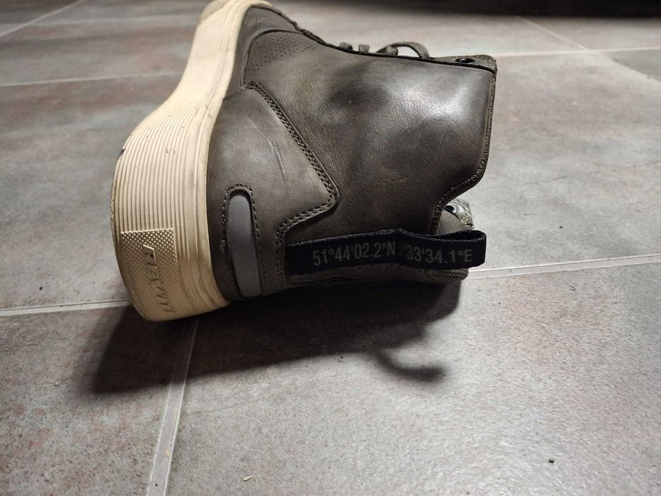 Botas Revit Arrow