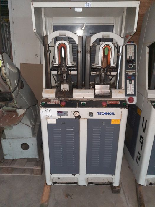 Máquina de moldar contrafortes Bifama