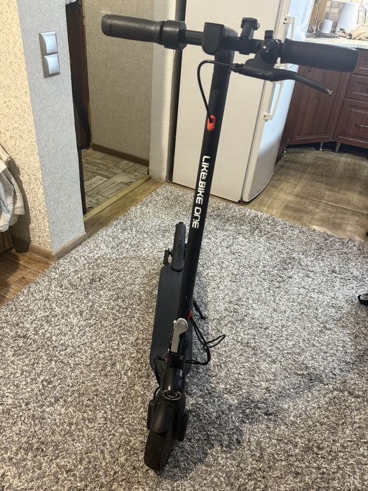 Електросамокат Like Bike One , хороший стан , потрібна заміна батареі