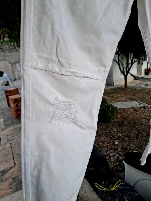 Calça Lefties,com blusa local.