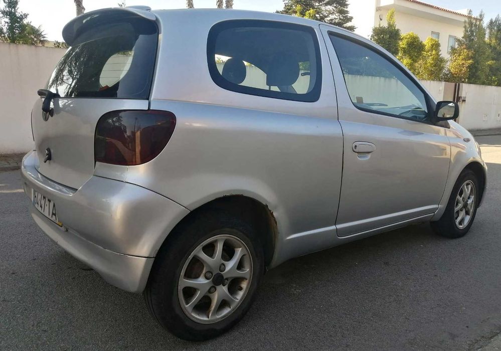 Toyota Yaris 1.4 D-4D 75cv Comercial | 2002 | 364.314 km