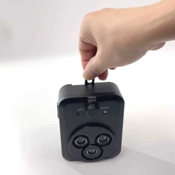 Уличный садовый отпугиватель собак, котов, птиц, мышей відлякувач PIR