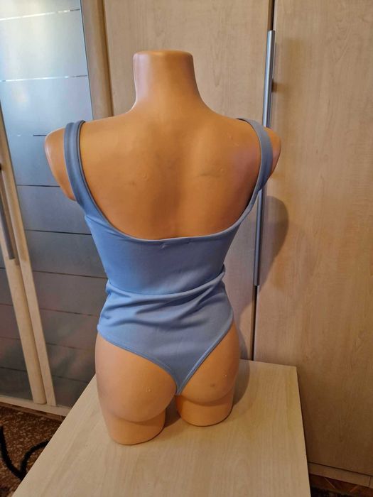 Body niebieskie, błękitne Boohoo