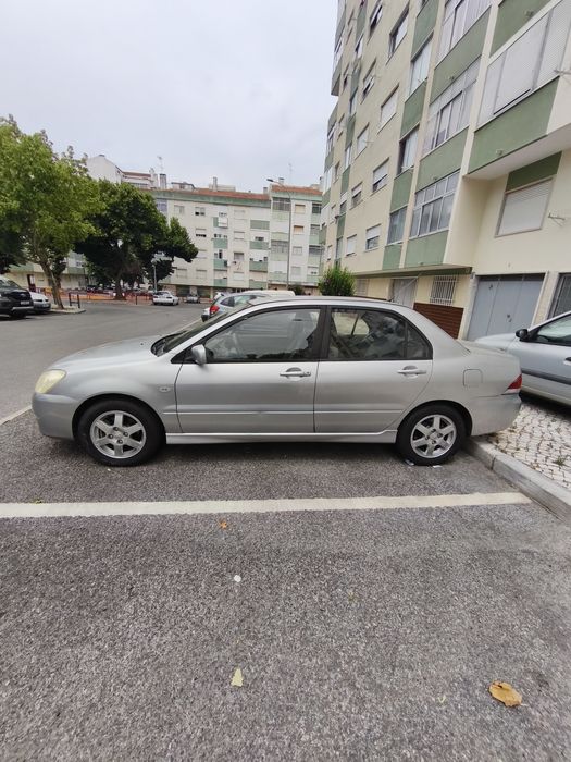 Mitsubishi Lancer — fotografia 2