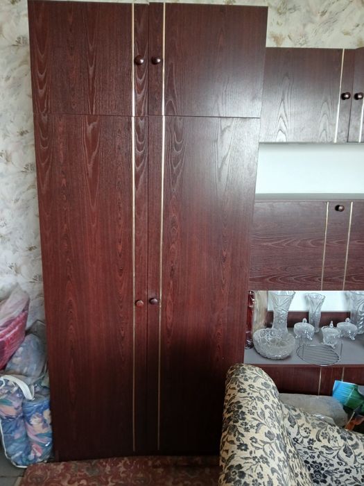 Продам стенку в зал