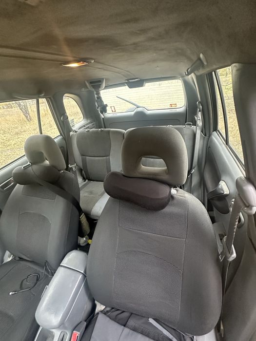 Автомобіль Toyota RAV4