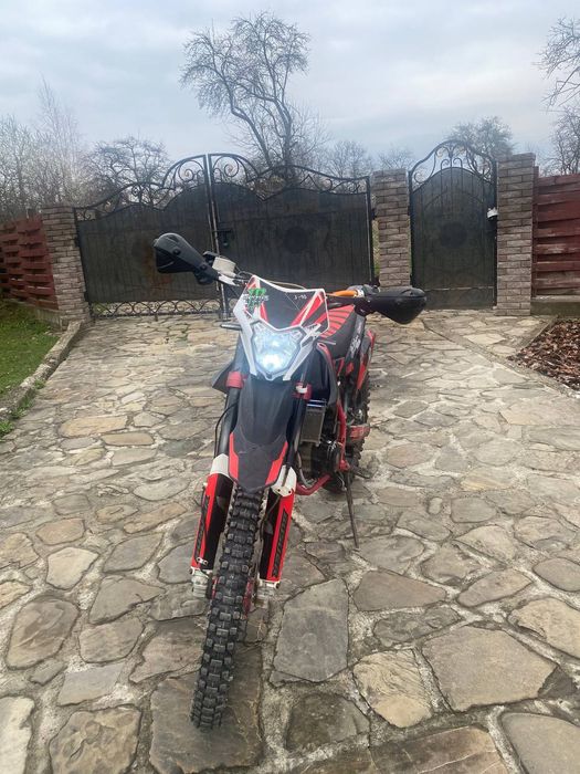 Продам Bse J10 в дуже хорошому стані!