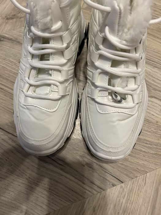 Biale ocieplane buty