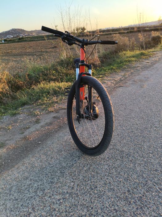 Bicicleta laranja jante 26