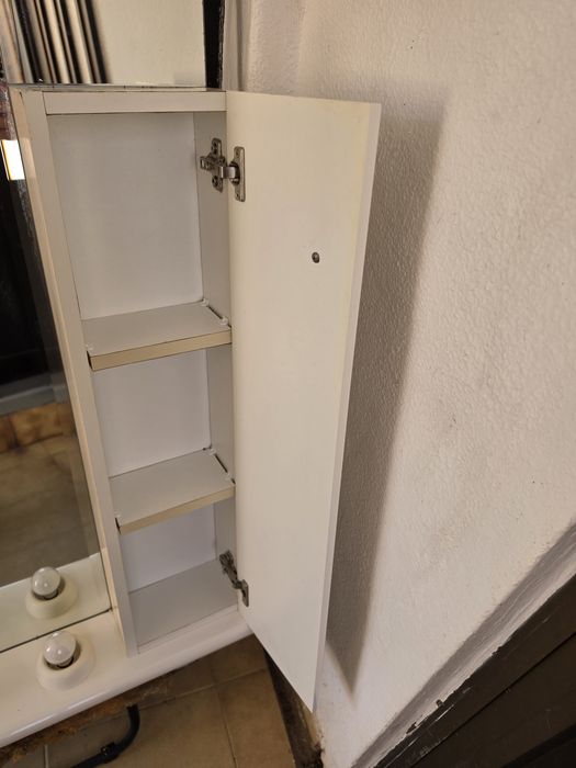 Espelho WC c/ Iluminação e Armário