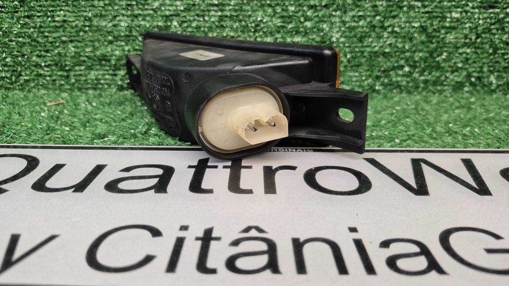 Pisca Frente BMW E30 Ref. 631.31386011 / 631.31380964R NOVO Original BMW