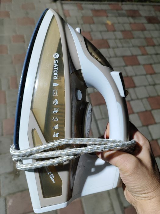 Праска, утюг, робочий