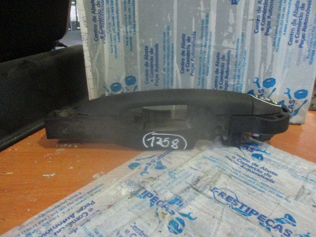 Puxador porta frente direita RENAULT Clio III (BR0/1, CR0/1)