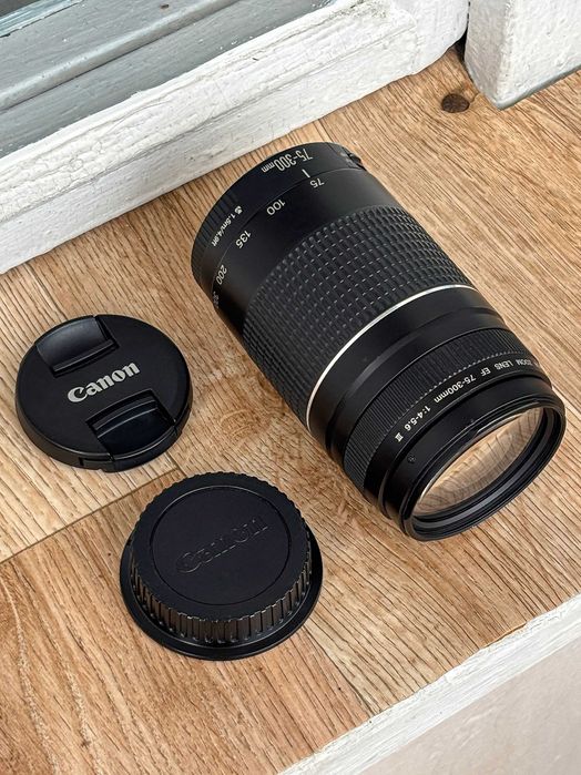 Об'єктив Canon EF 75-300mm f/4-5.6 III