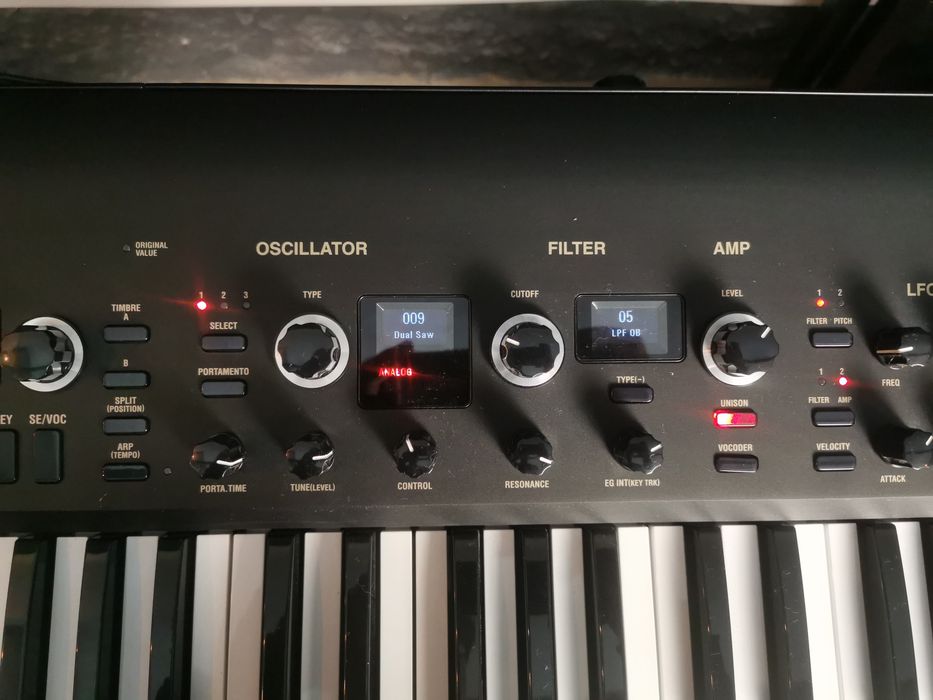 Korg KingKorg syntezator stan bd.