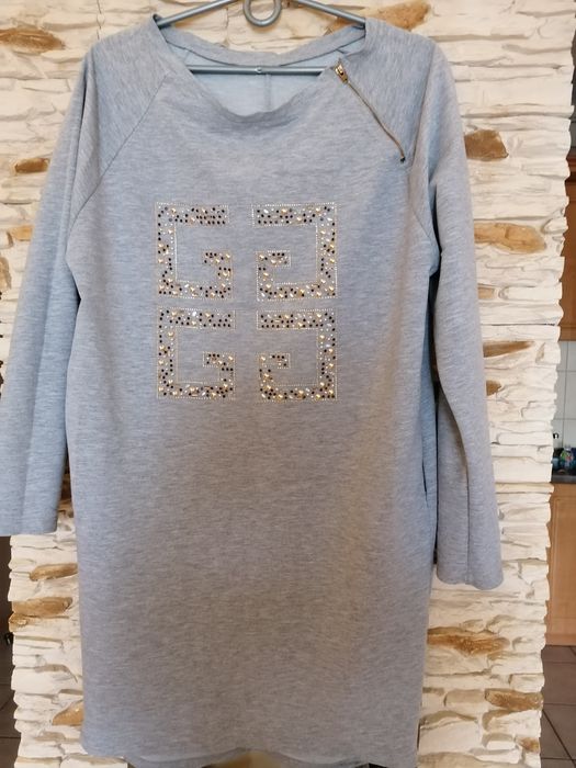 Sukienka z długim rękawem