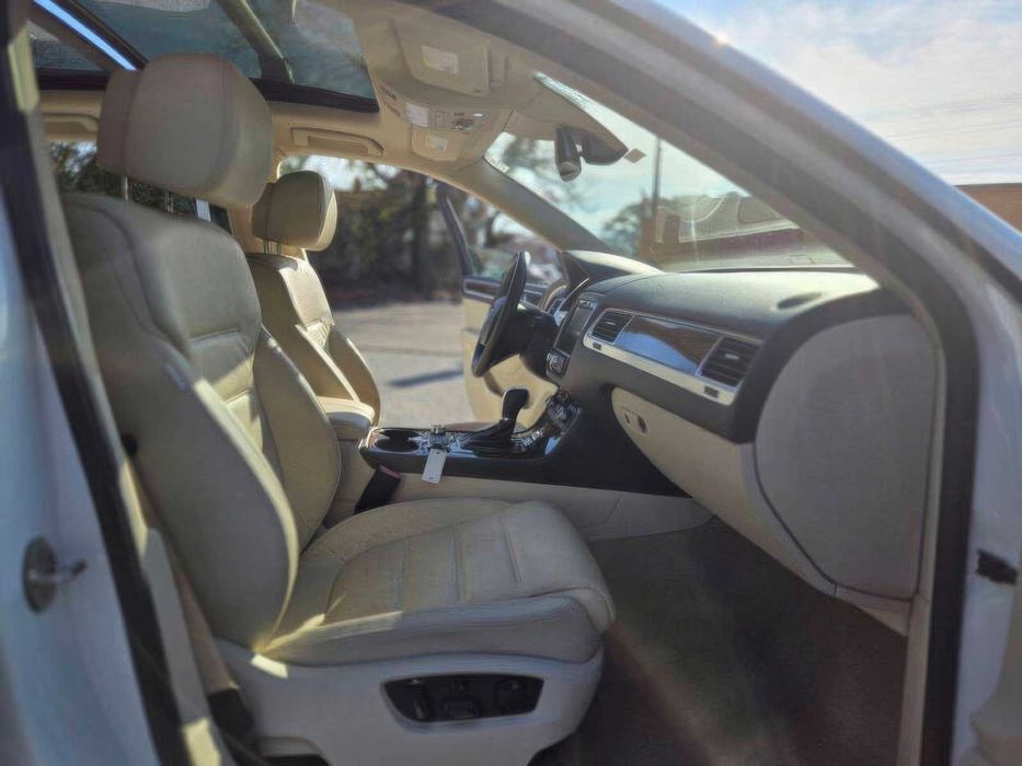 Volkswagen Touareg VR6 Lux      2016