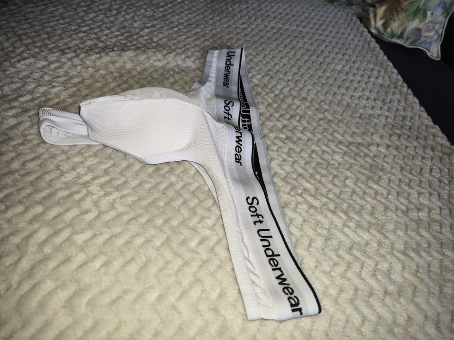 Super wygodne seksi stringi z kieszonką