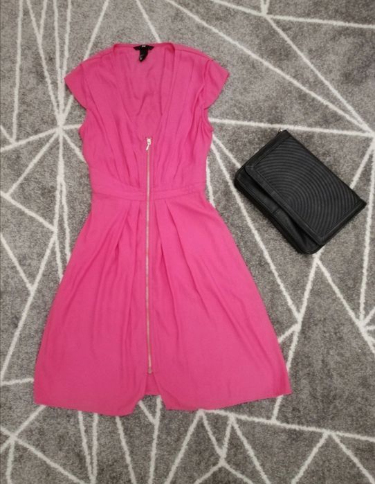 Letnia sukienka, rozpinana na suwak