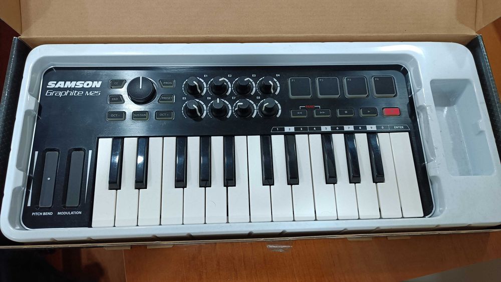 Teclado Midi - Samson Graphite M25