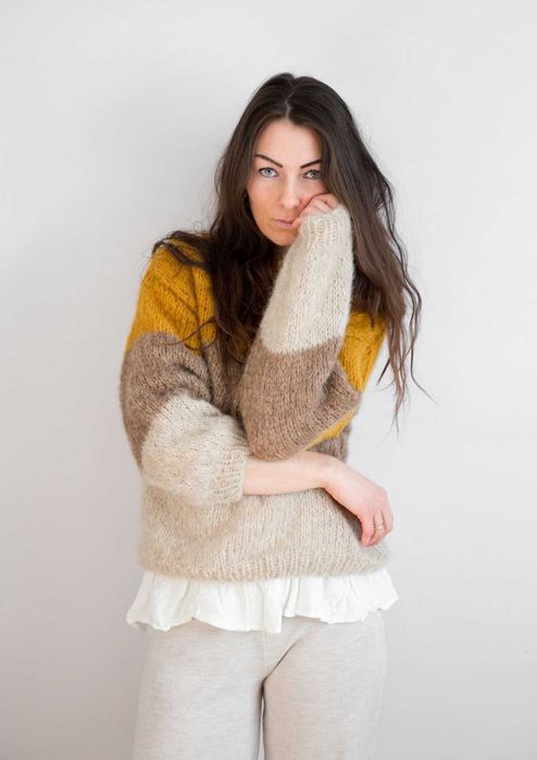 Sweter ręcznie robiony na drutach. Oversize
