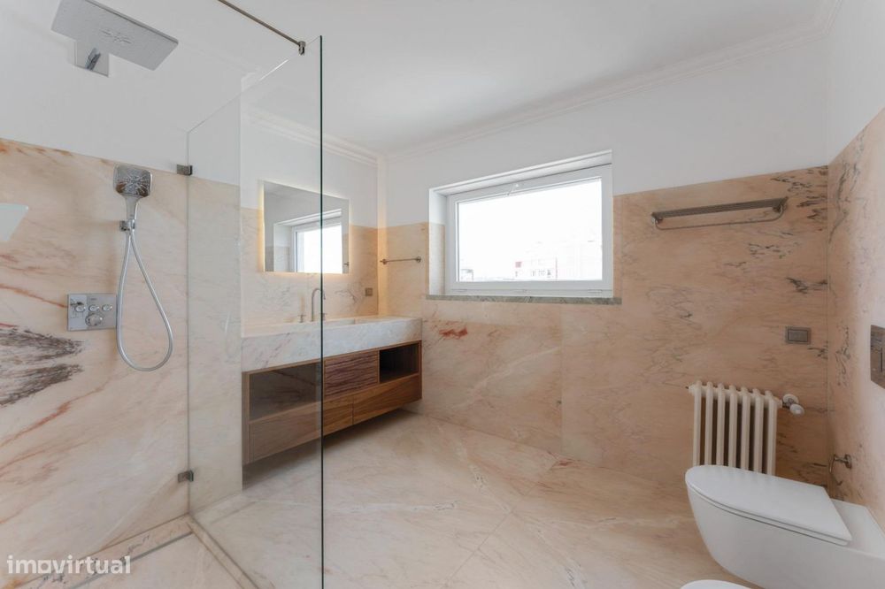 Penthouse T6 com Terraço de 131 m2 e Vista sobre Lisboa | Alvalade