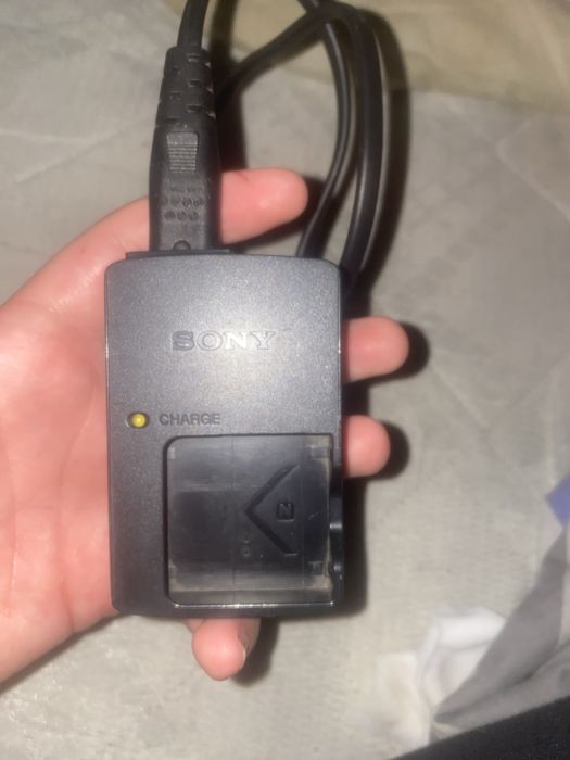 Зарядний пристрій Sony