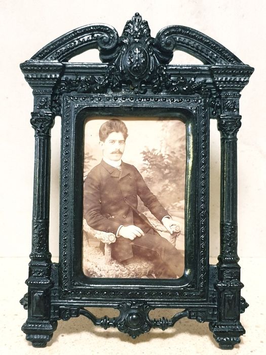 Fantástica antiga moldura francesa em Gutta Percha Sec. XIX