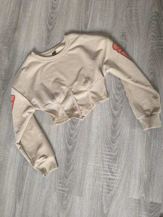 Bluza z gorstetową talią