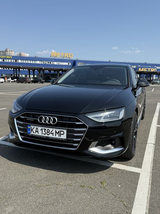 Audi A4 офіційний автомобіль
