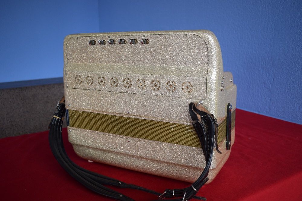 Acordeao Bernard junior Paolo Soprani 4 voz, N 135