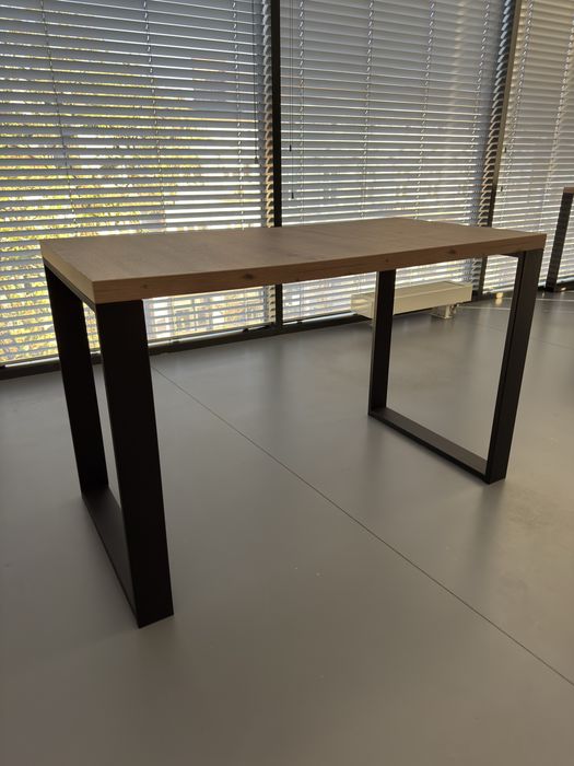 Biurko industrialne – dąb artisan + czarne nogi | solidne, jak nowe